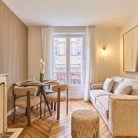 Sublime Center Of * Paris